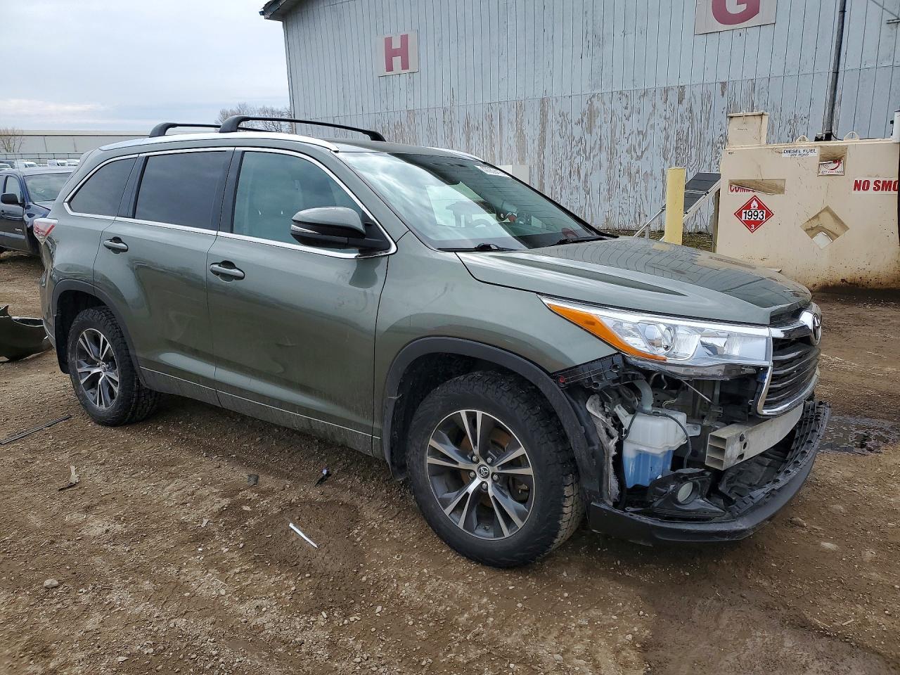 2016 TOYOTA HIGHLANDER