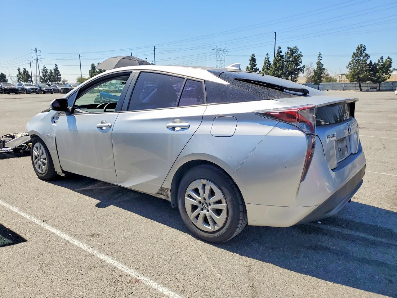 2016 TOYOTA PRIUS