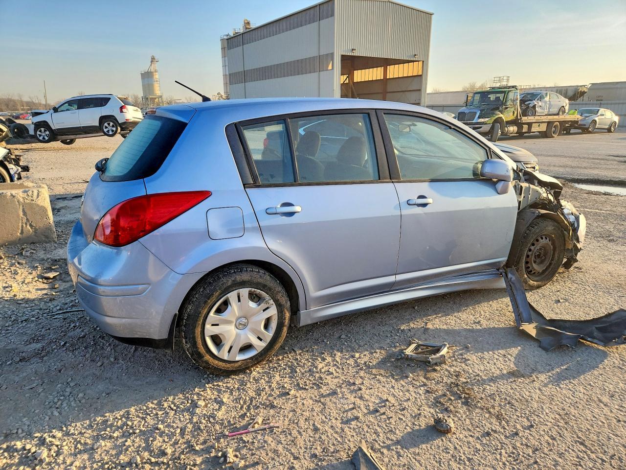 2011 NISSAN VERSA