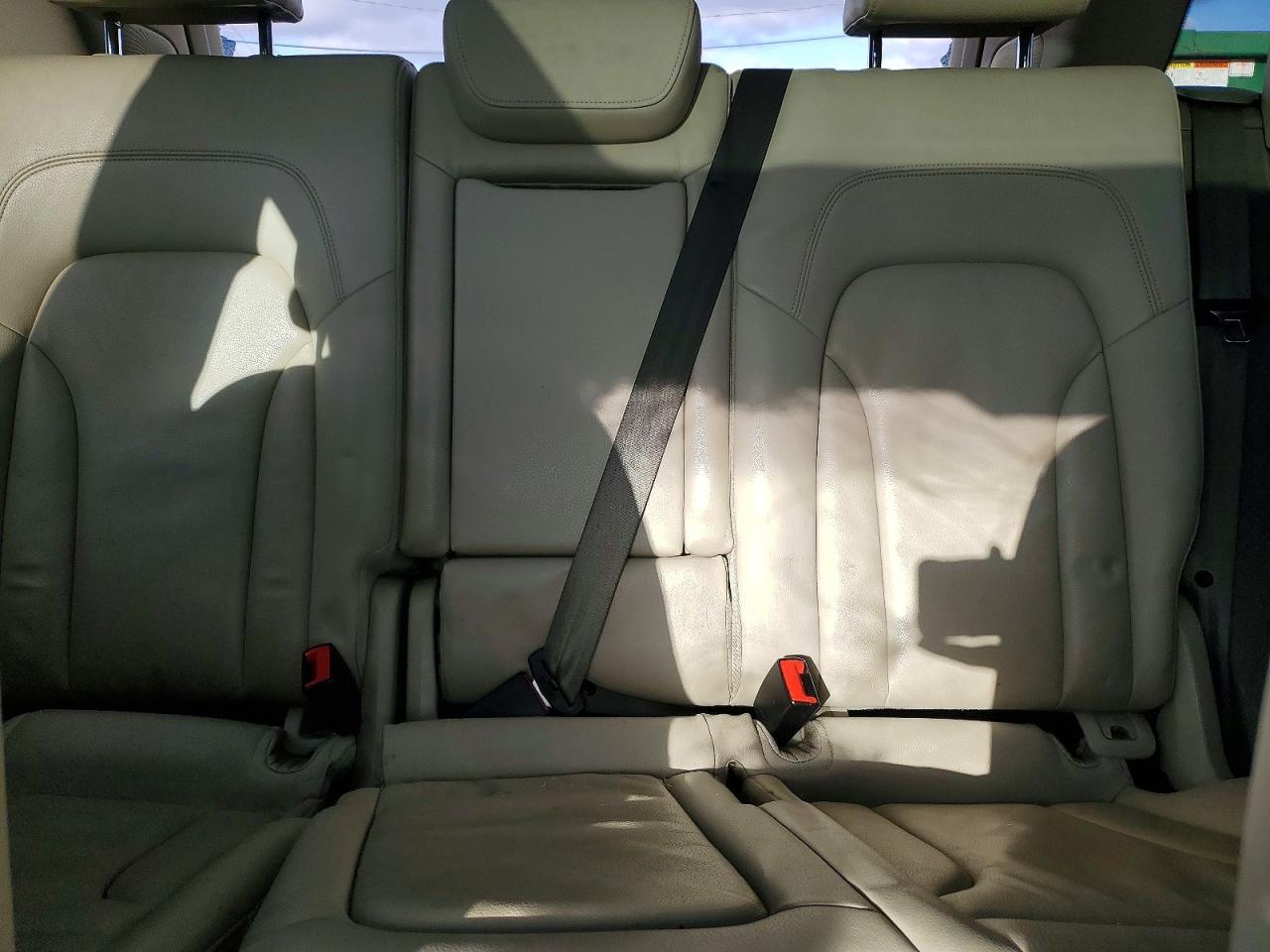 2011 AUDI Q5