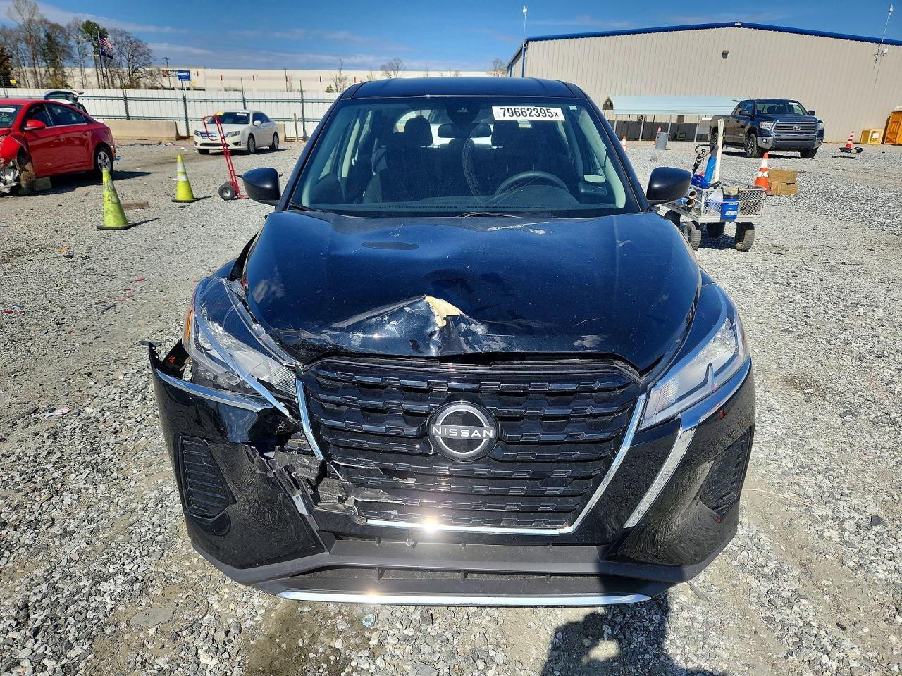 2024 NISSAN KICKS