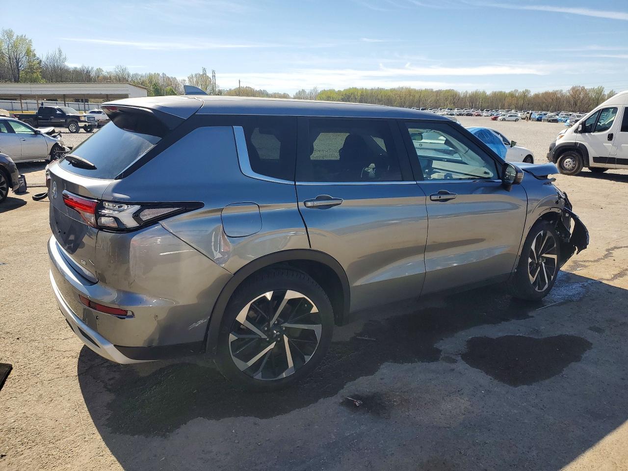 2023 MITSUBISHI outlander