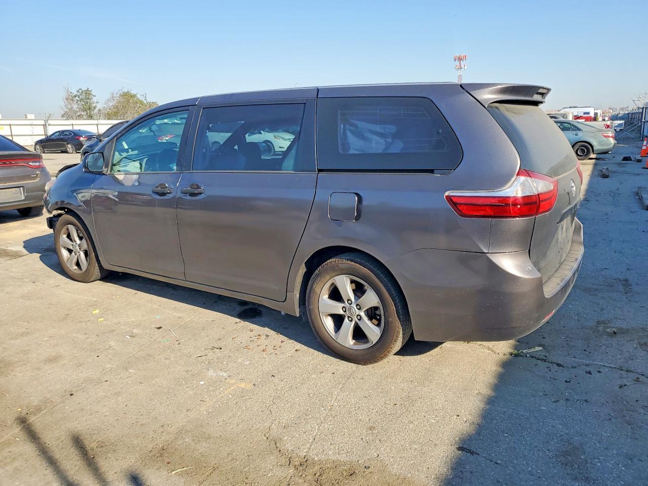 2016 TOYOTA SIENNA
