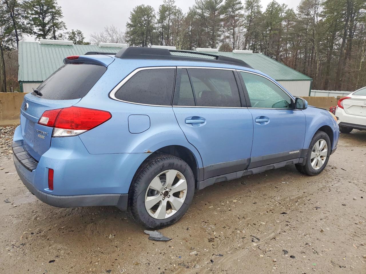 2010 SUBARU Outback