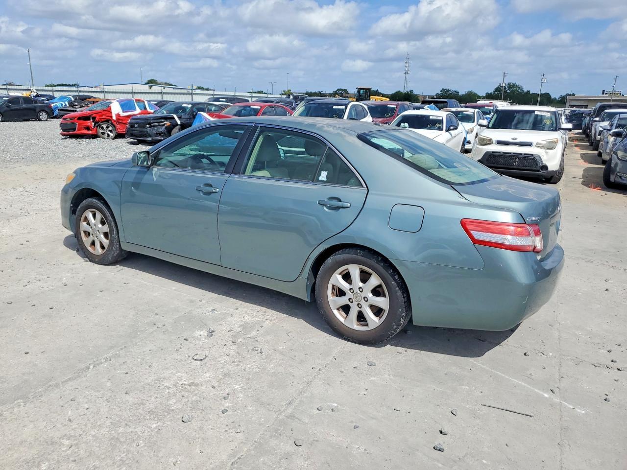 2011 TOYOTA CAMRY