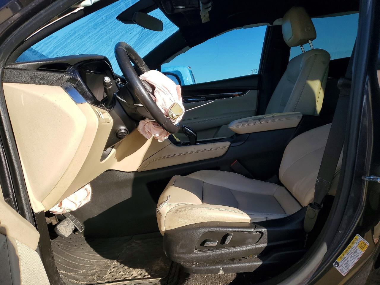 2017 CADILLAC XT5