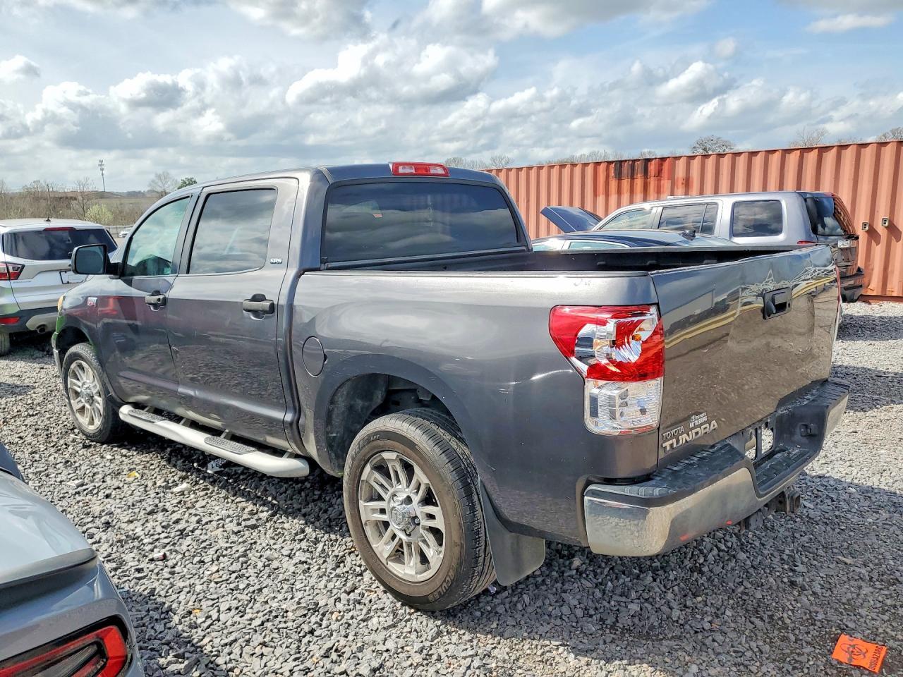 2011 TOYOTA TUNDRA