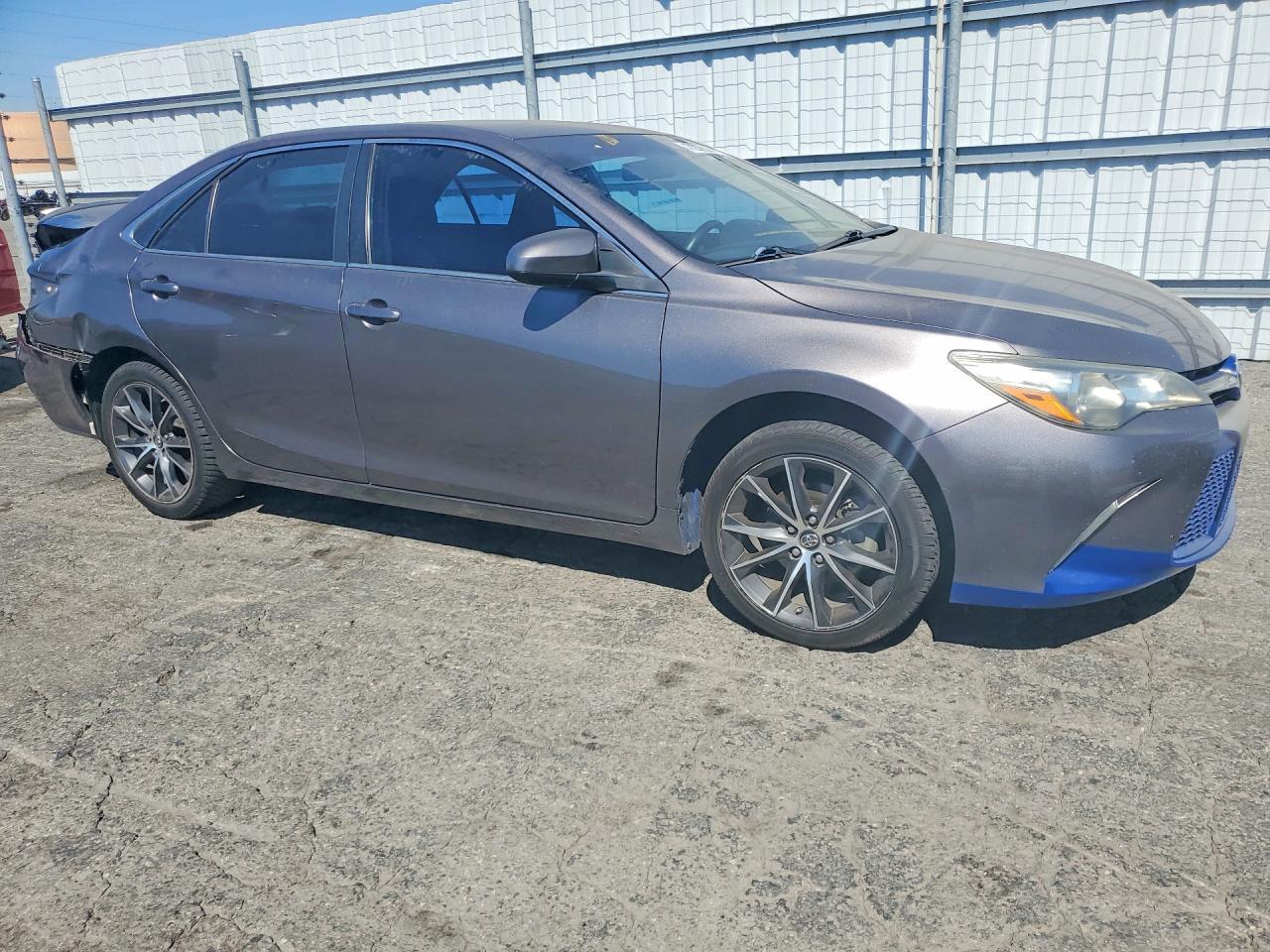 2016 TOYOTA CAMRY