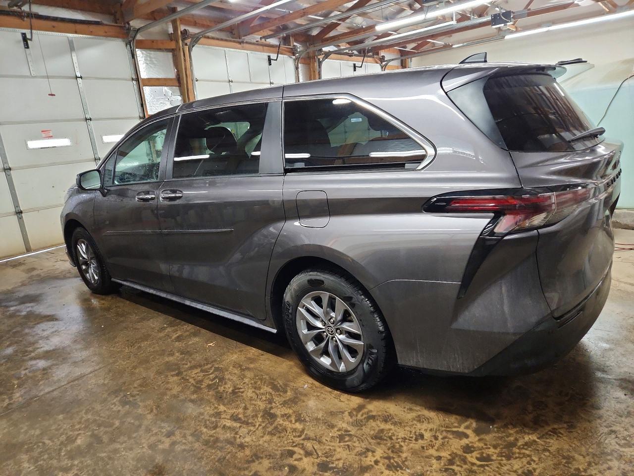 2023 TOYOTA SIENNA