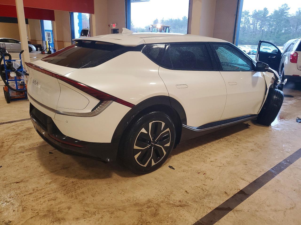 2024 KIA EV6
