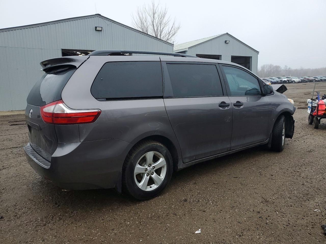 2015 TOYOTA SIENNA
