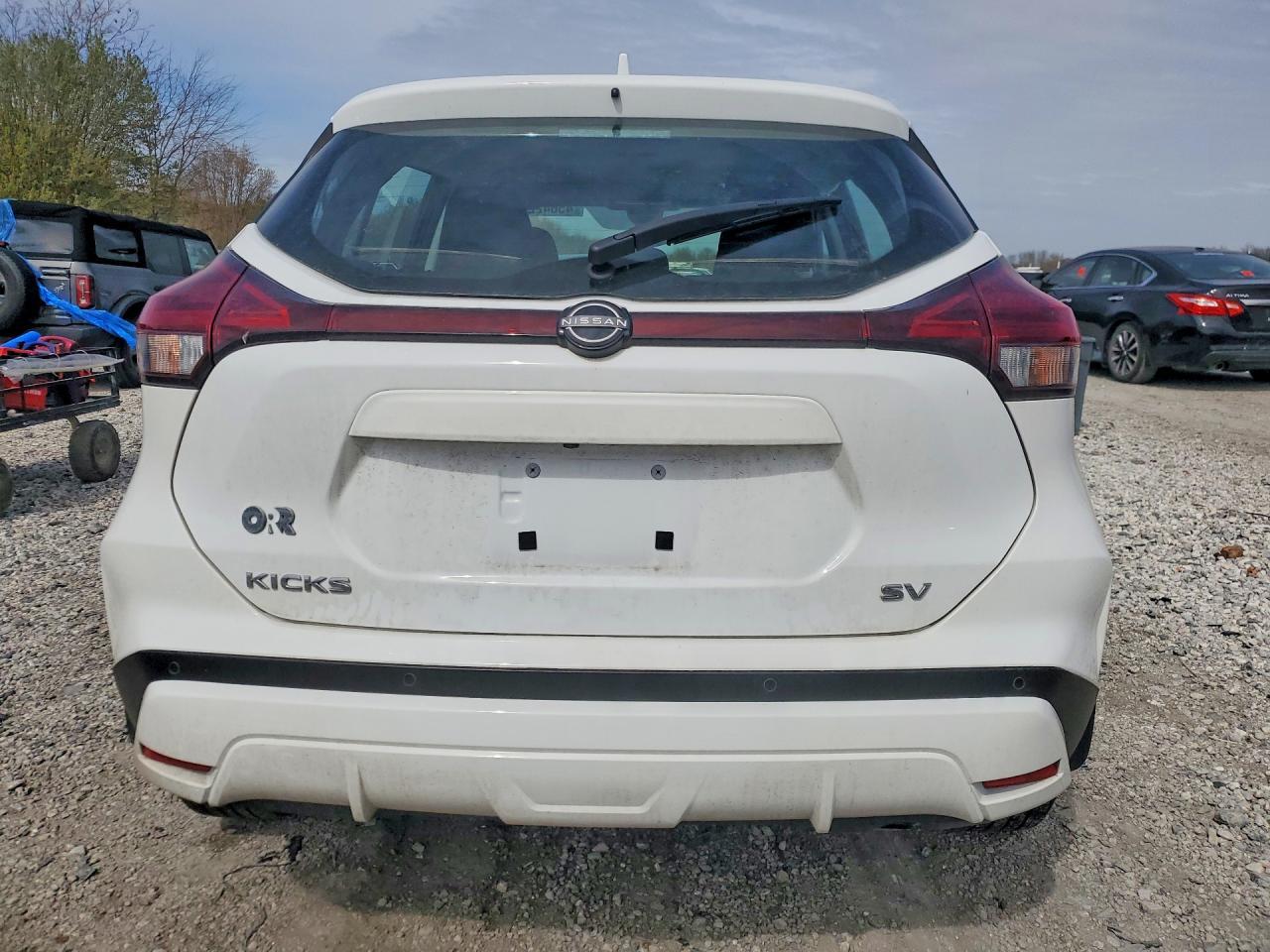 2024 NISSAN KICKS