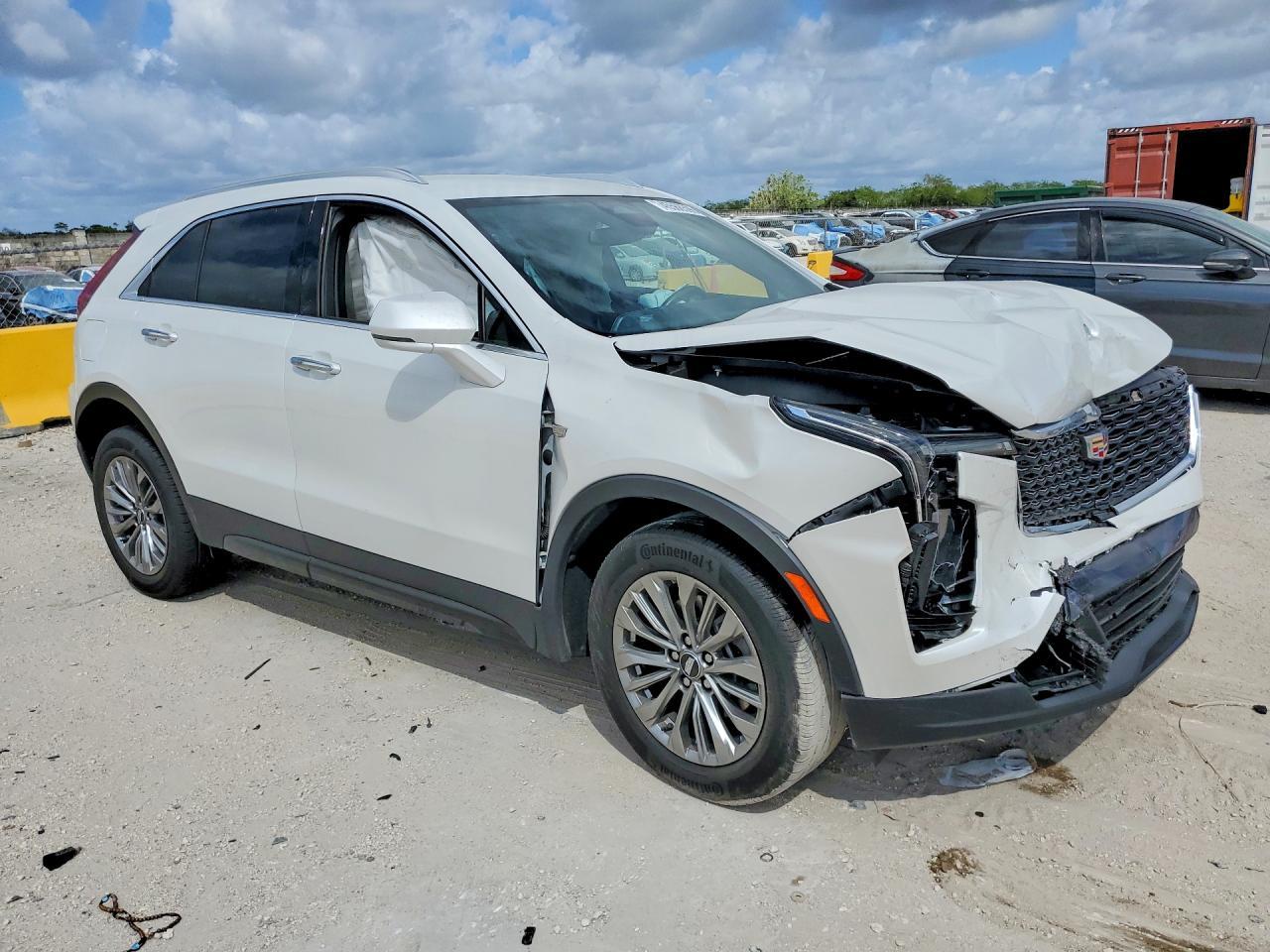 2024 CADILLAC XT4
