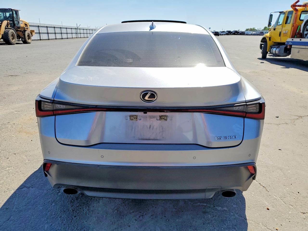 2023 LEXUS IS 300