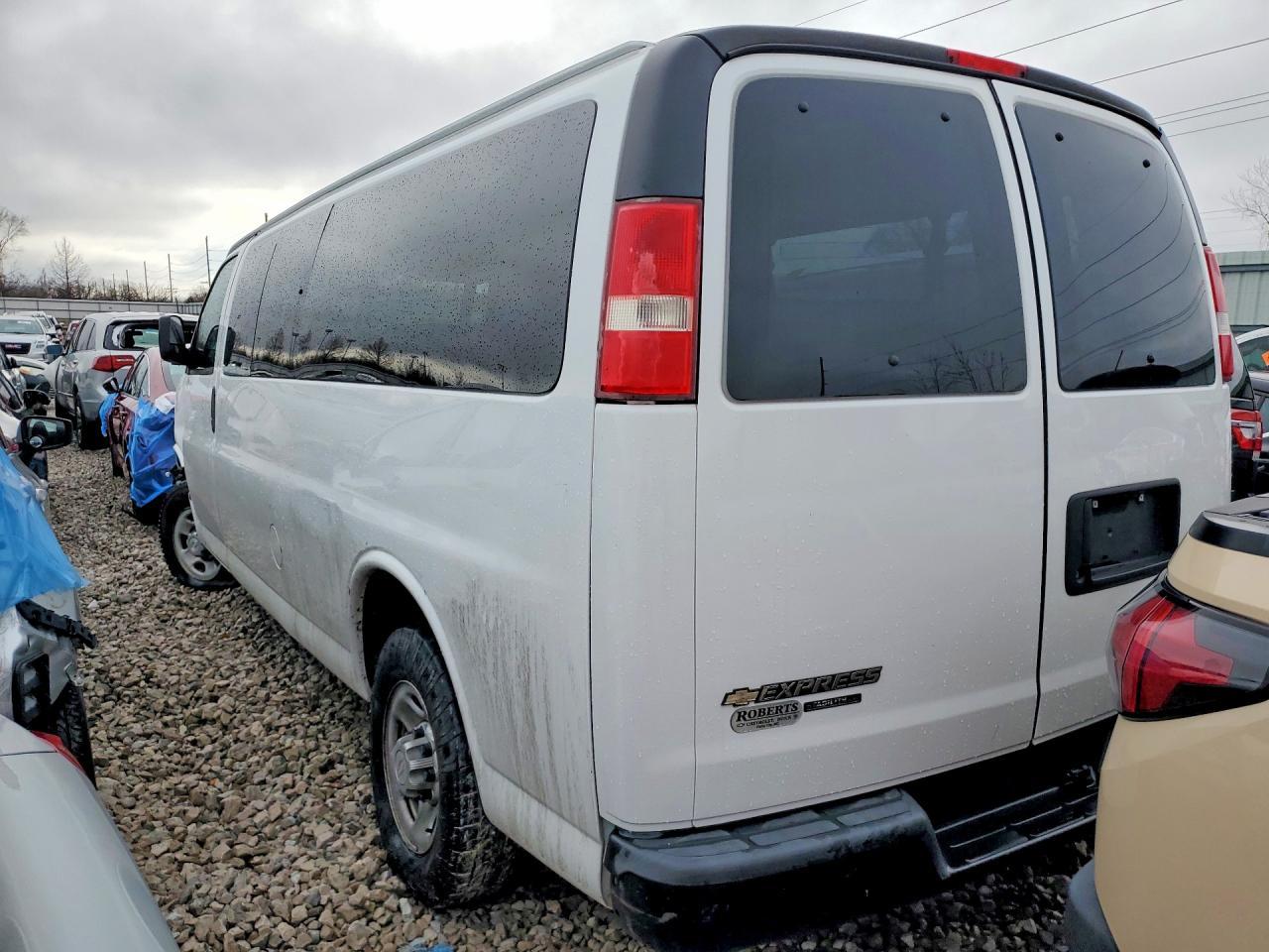 2016 CHEVROLET Express 3500