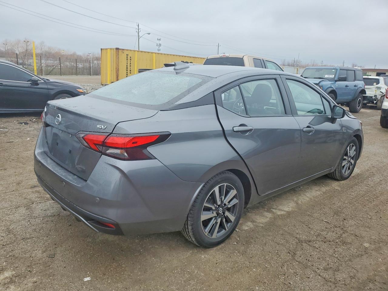 2021 NISSAN VERSA
