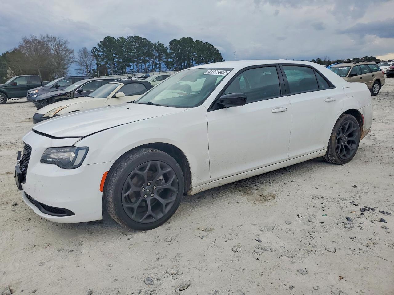 2019 CHRYSLER 300