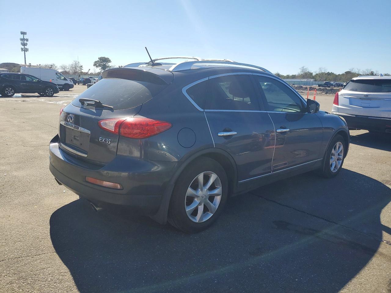 2010 INFINITI EX35