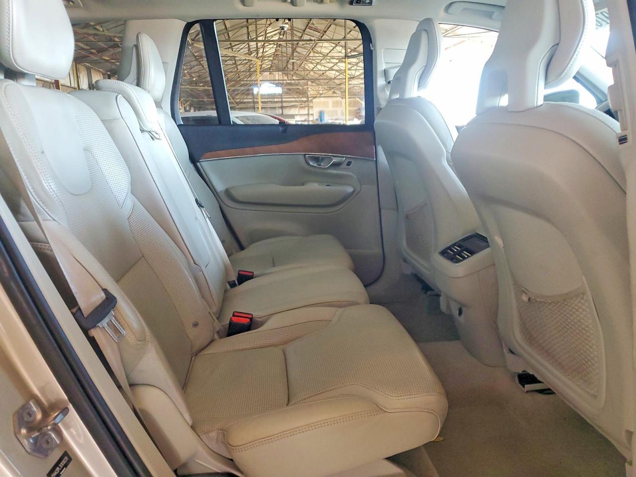 2016 VOLVO XC90