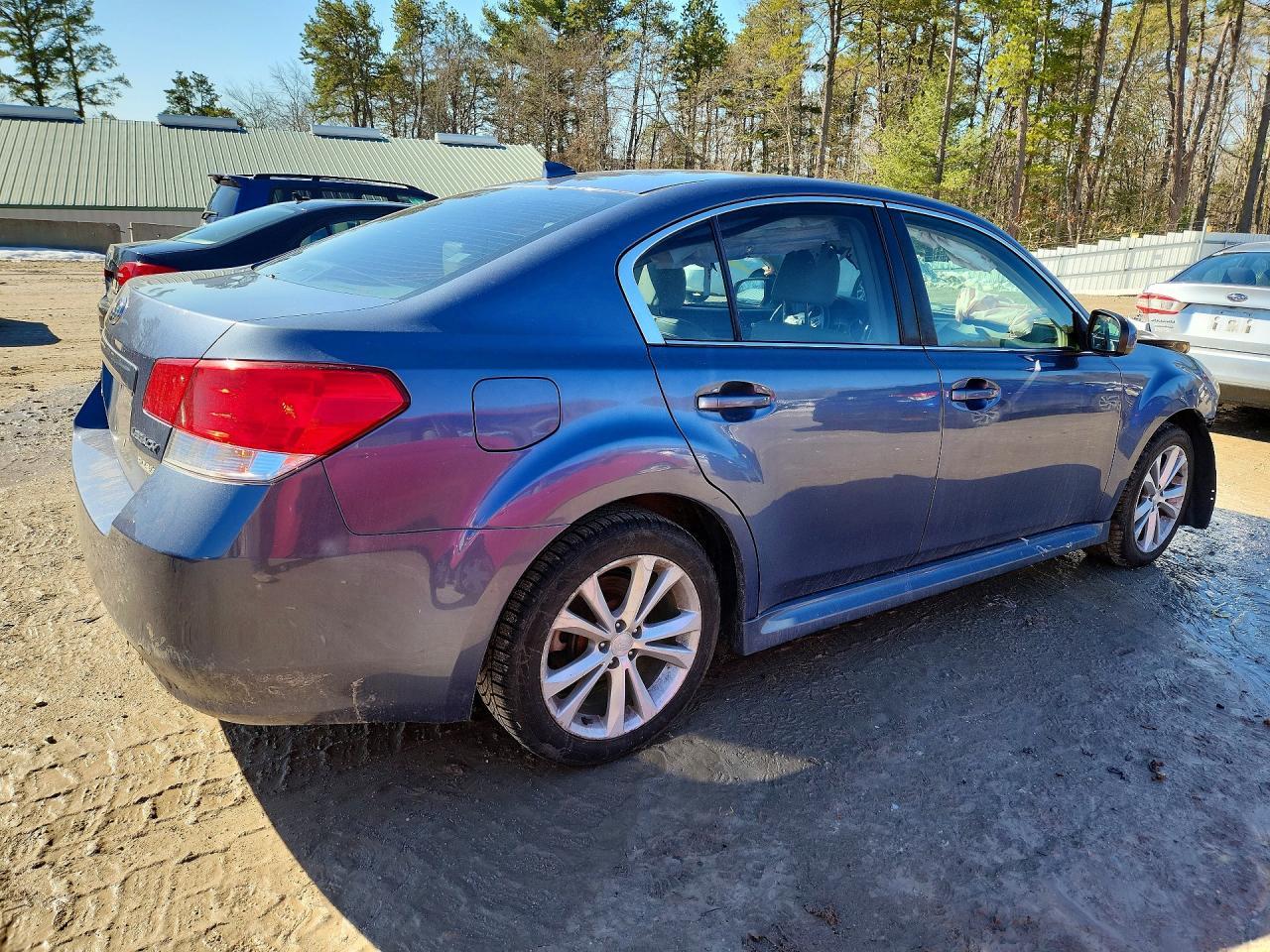 2014 SUBARU Legacy