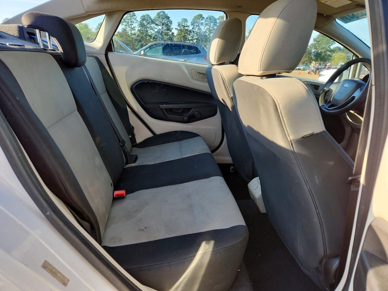 2013 FORD Fiesta