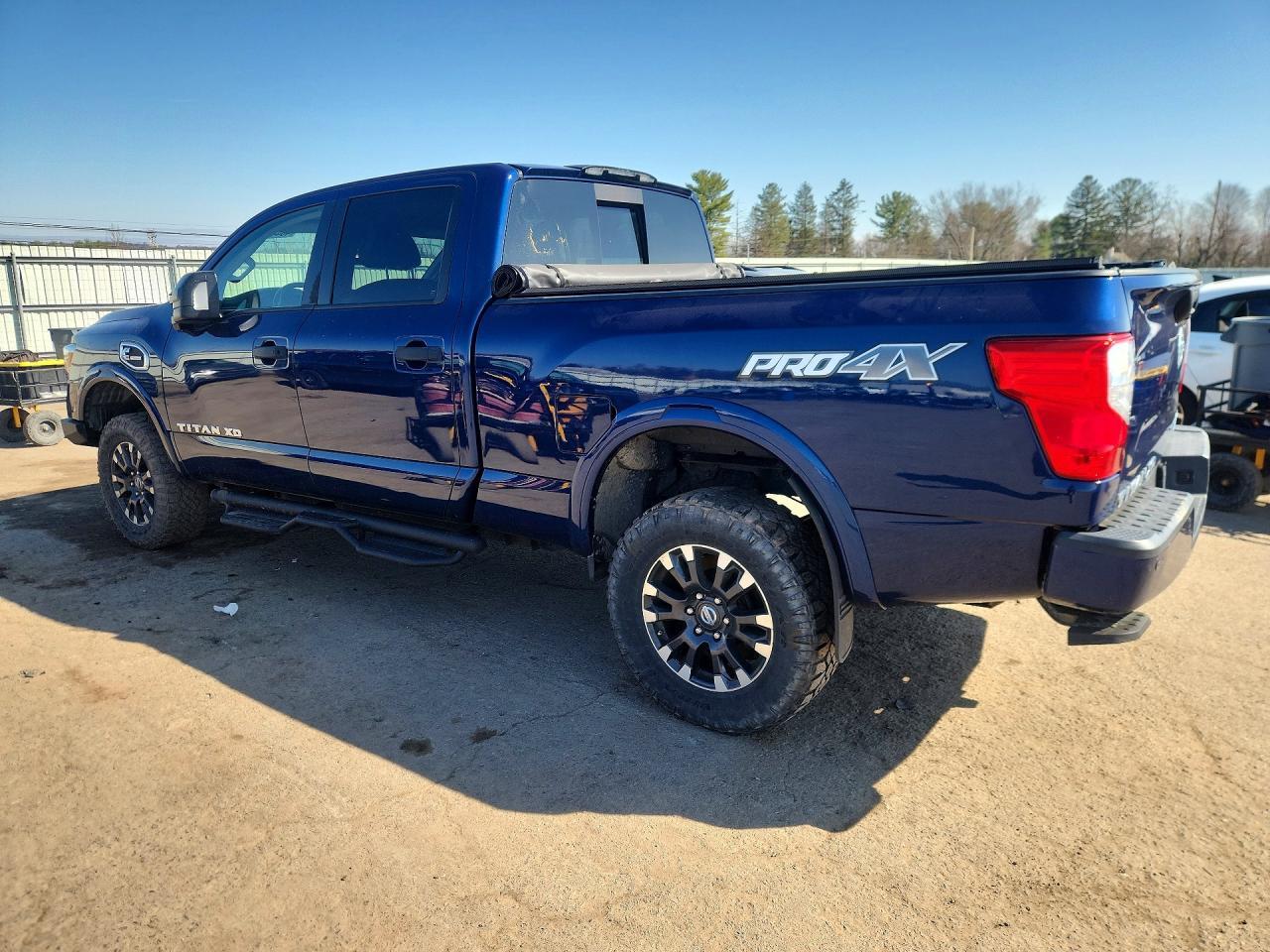 2017 NISSAN Titan