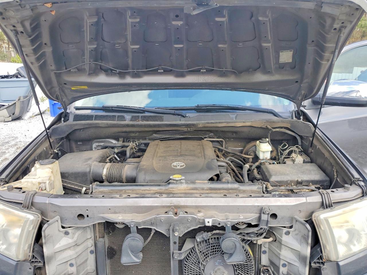 2011 TOYOTA Sequoia