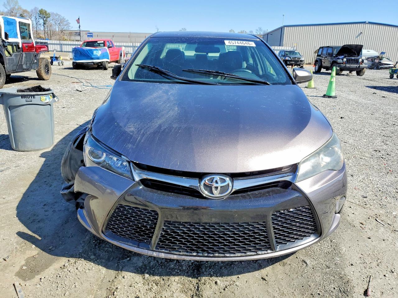2016 TOYOTA CAMRY
