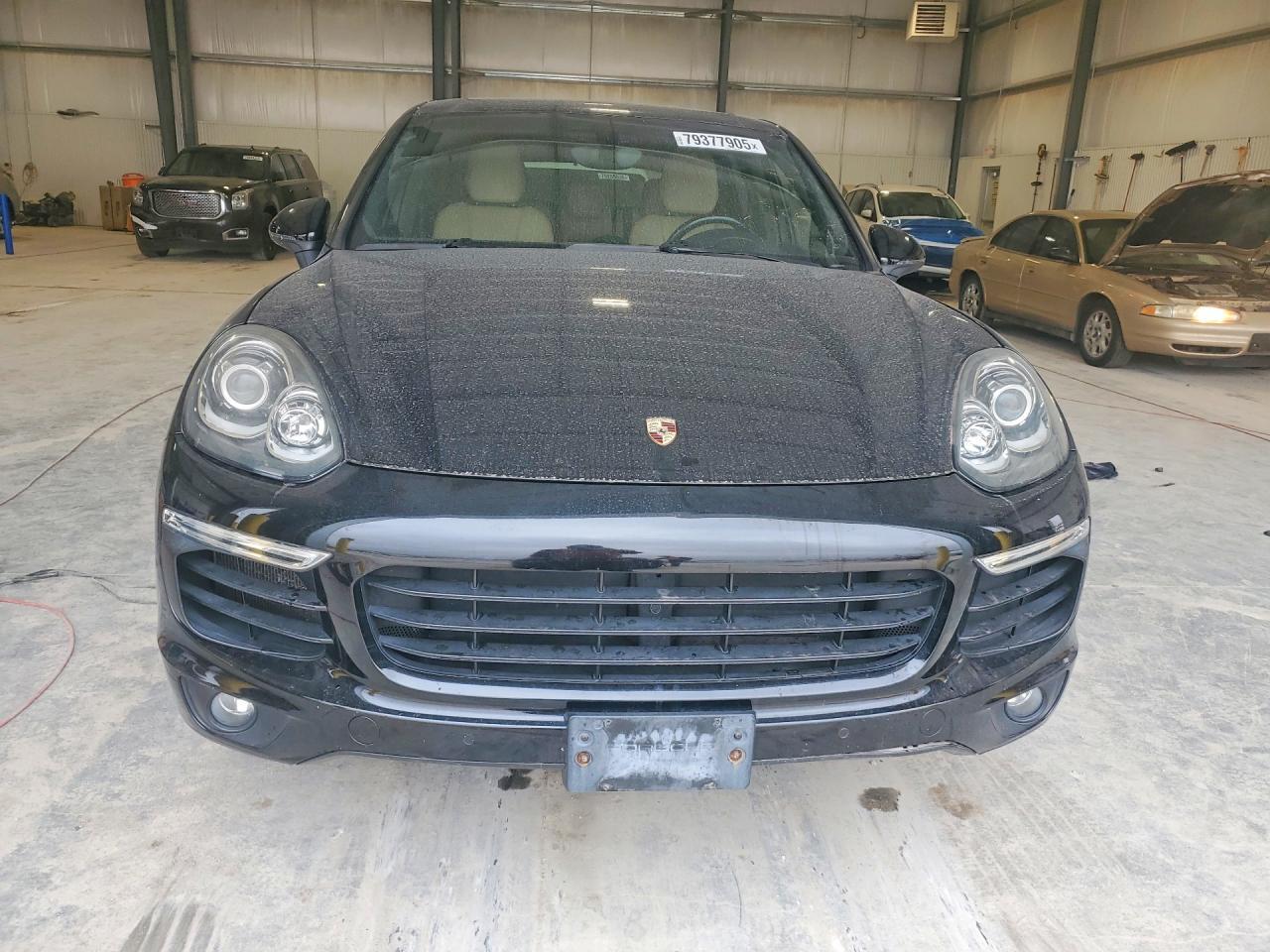 2015 PORSCHE CAYENNE