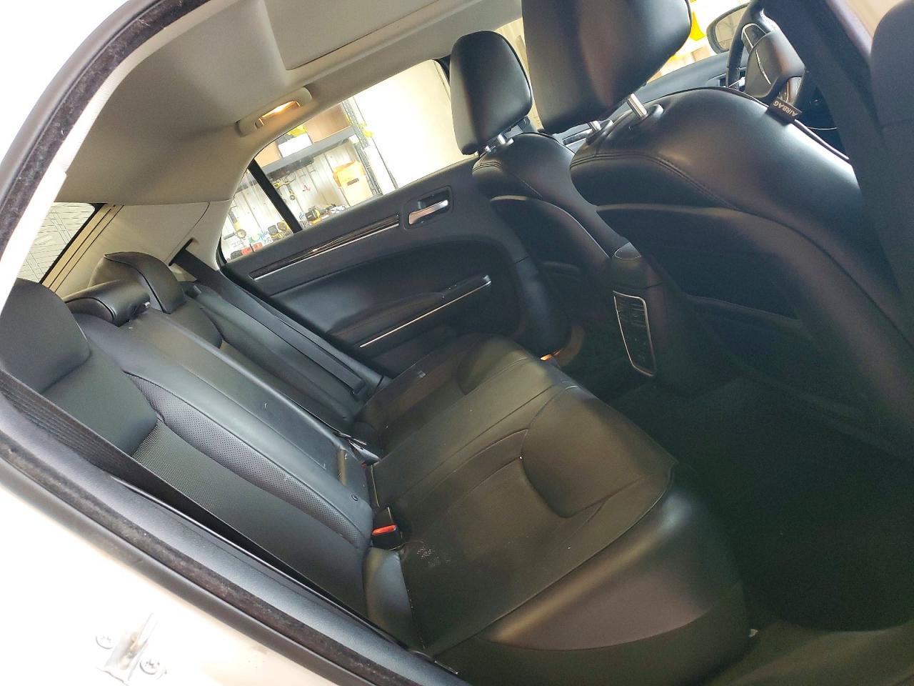 2016 CHRYSLER 300