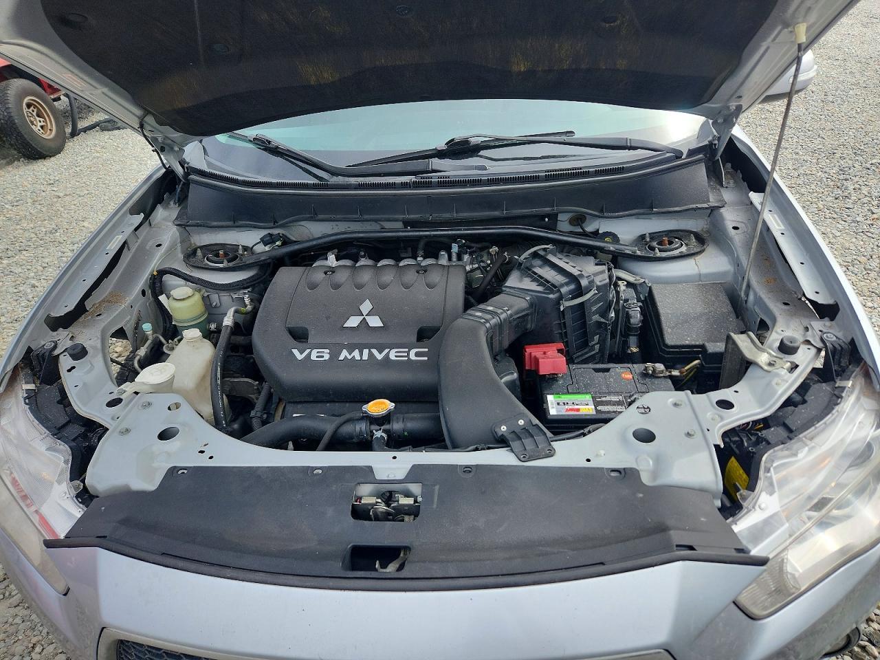 2010 MITSUBISHI outlander