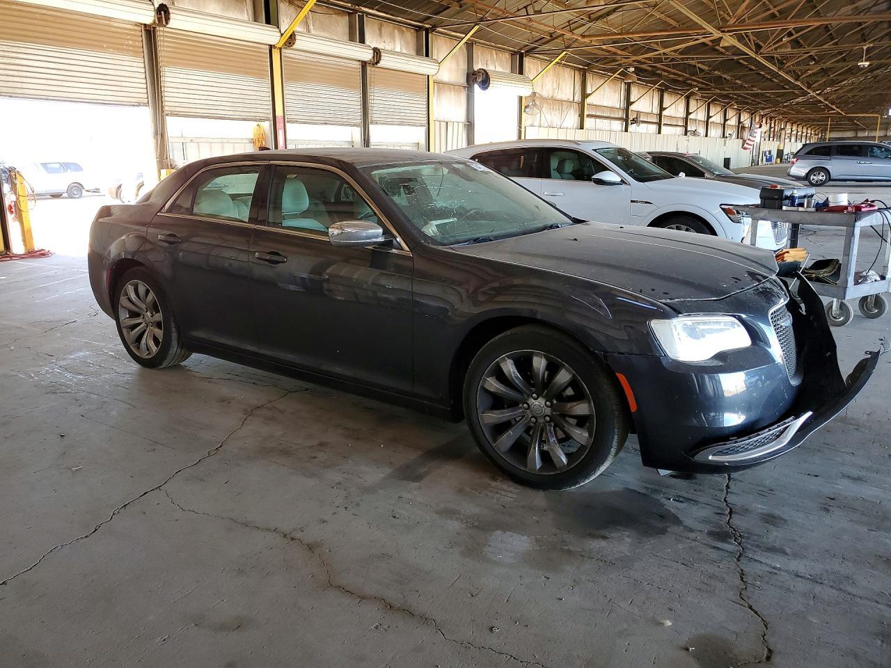 2018 CHRYSLER 300