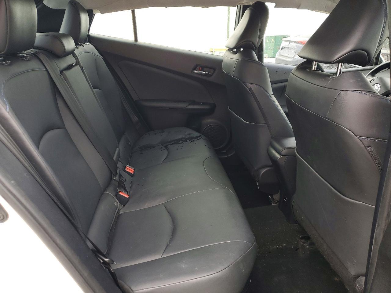 2017 TOYOTA PRIUS