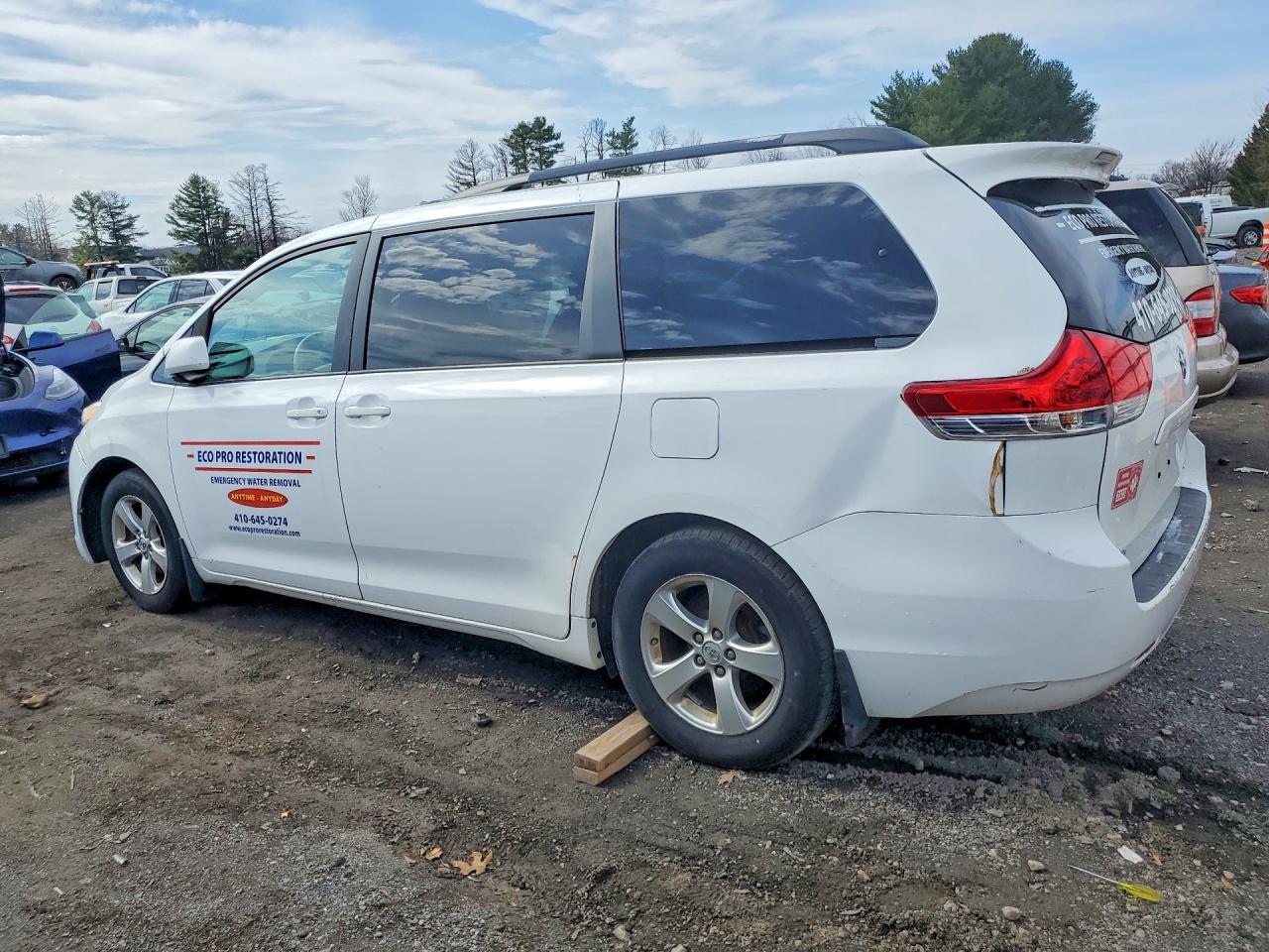 2013 TOYOTA SIENNA