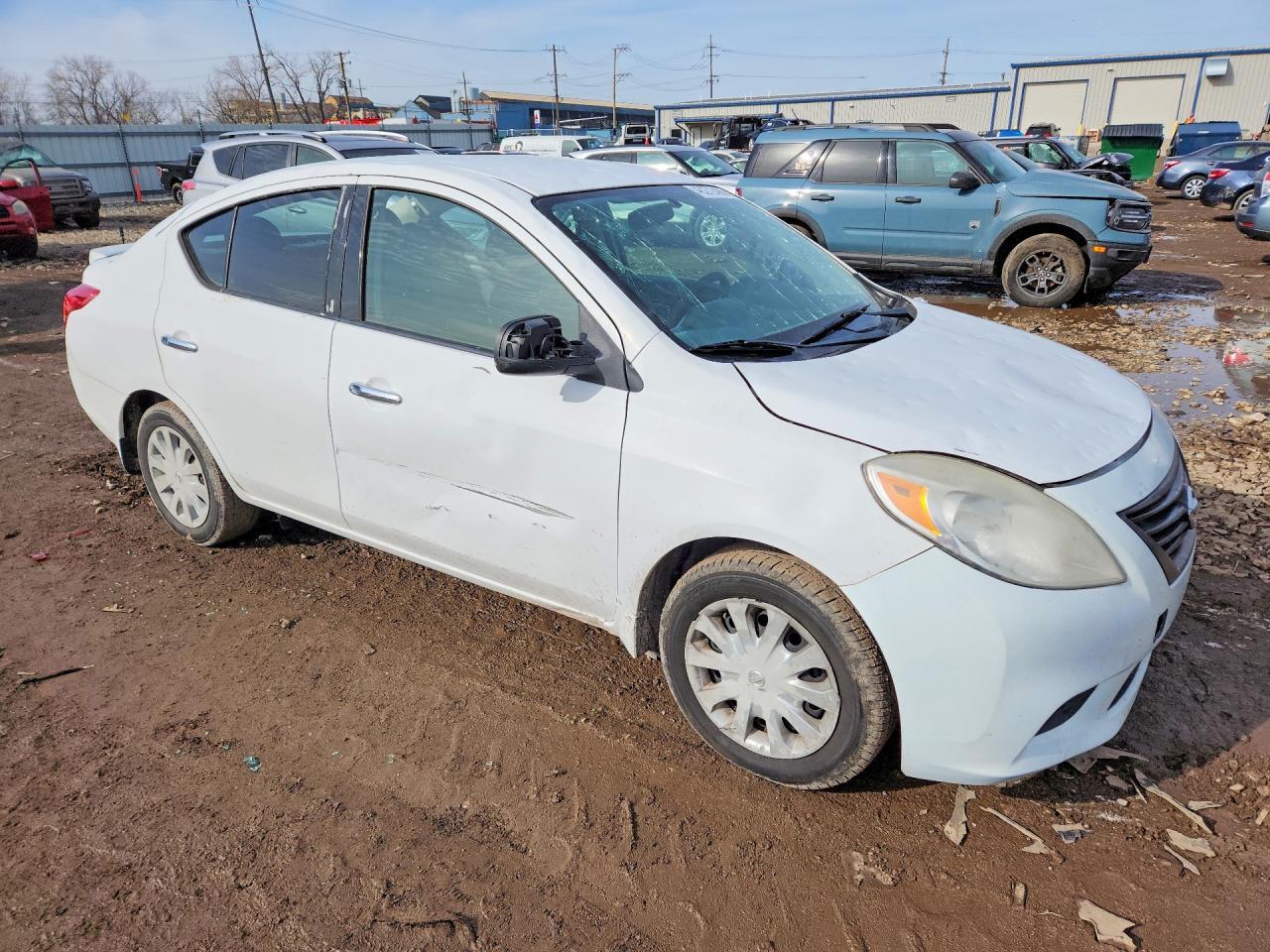 2014 NISSAN VERSA