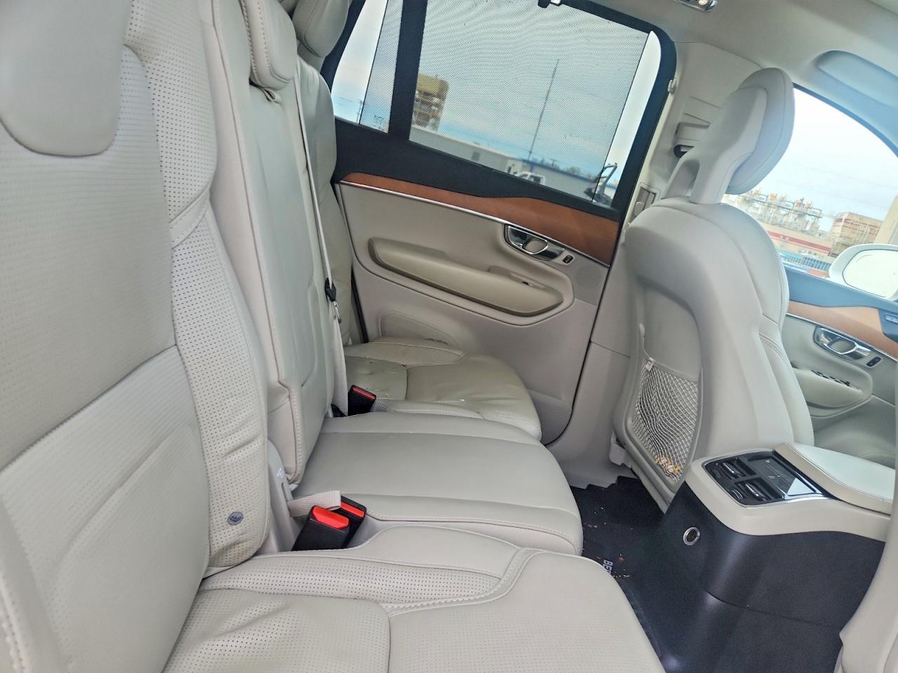 2020 VOLVO XC90