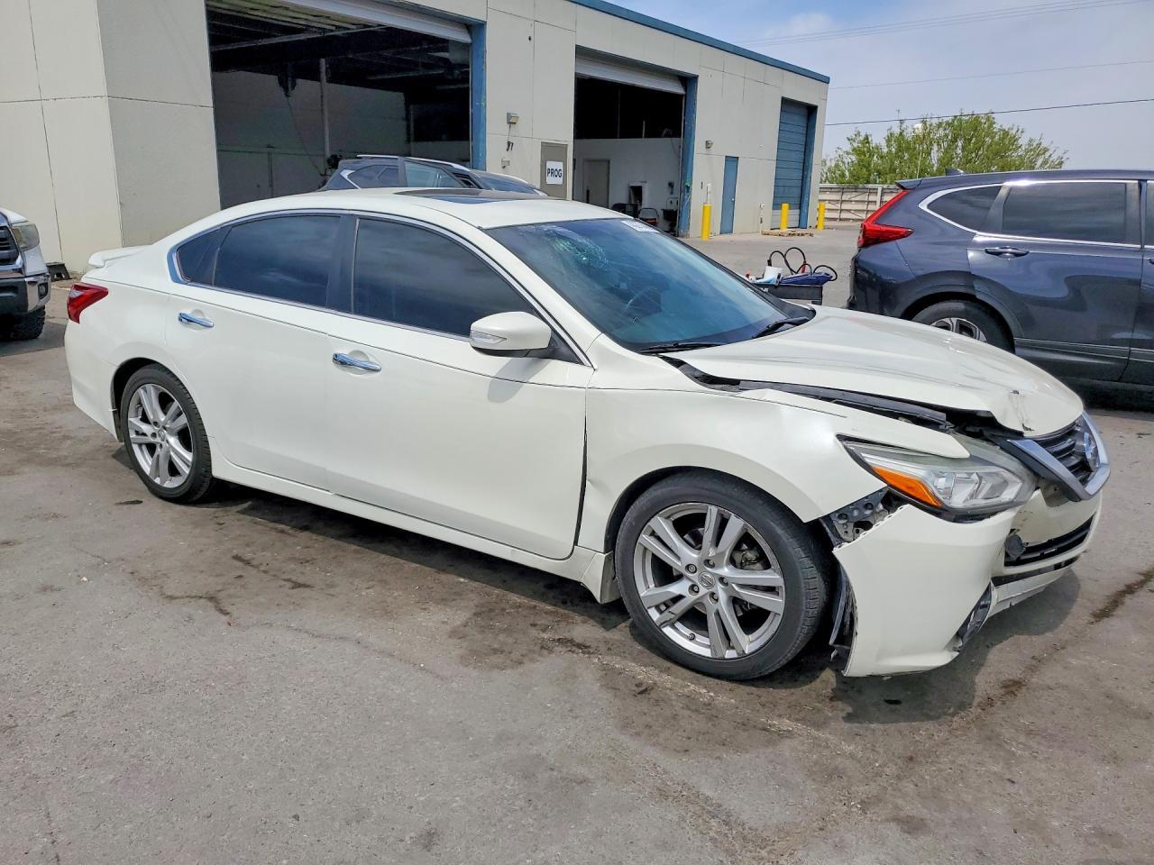 2016 NISSAN ALTIMA