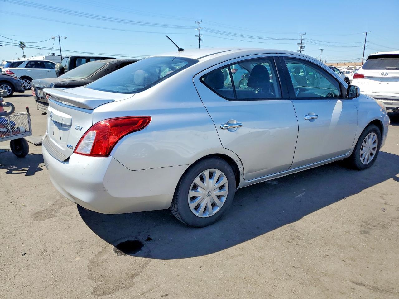 2014 NISSAN VERSA