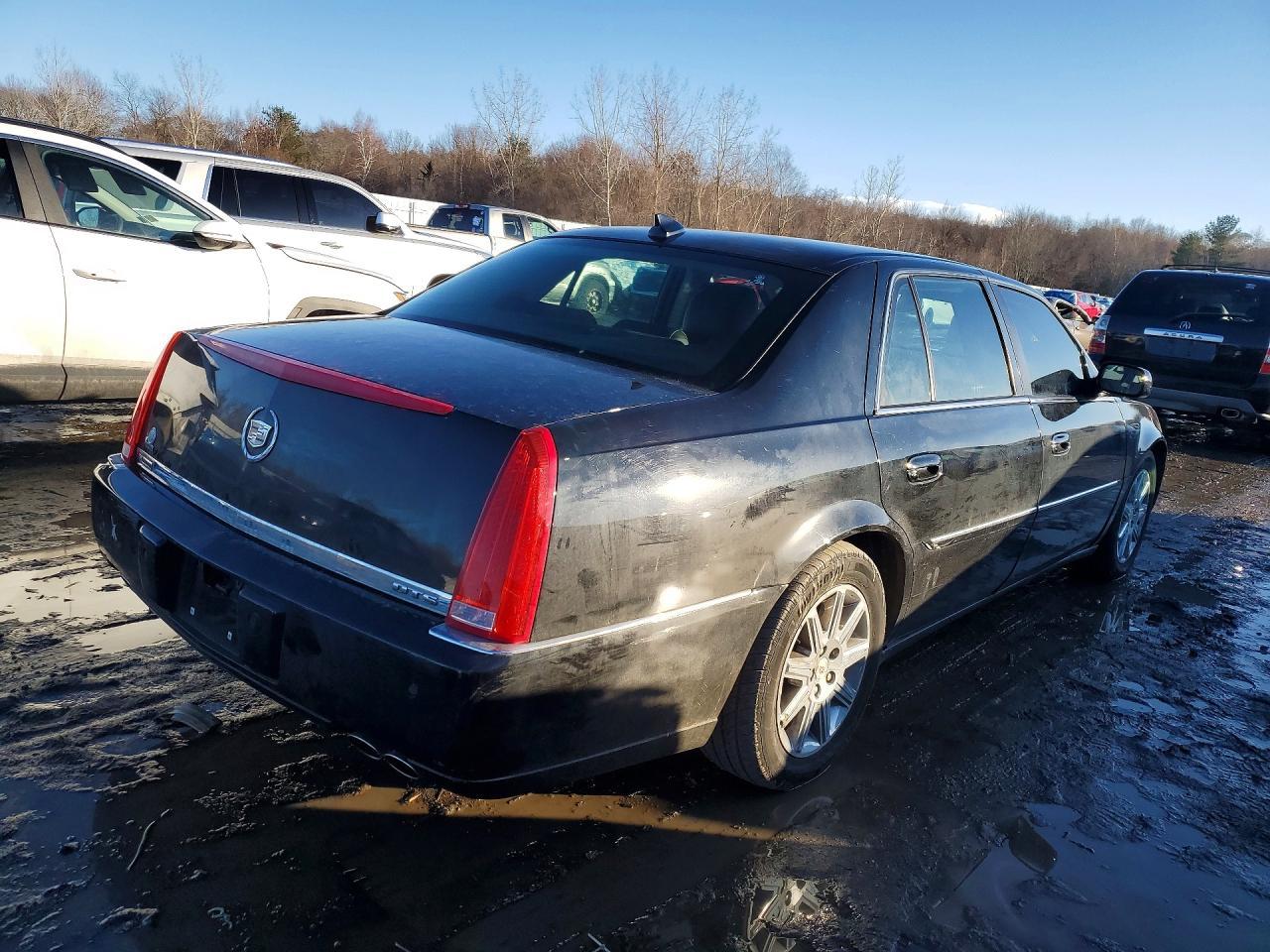 2011 CADILLAC DTS