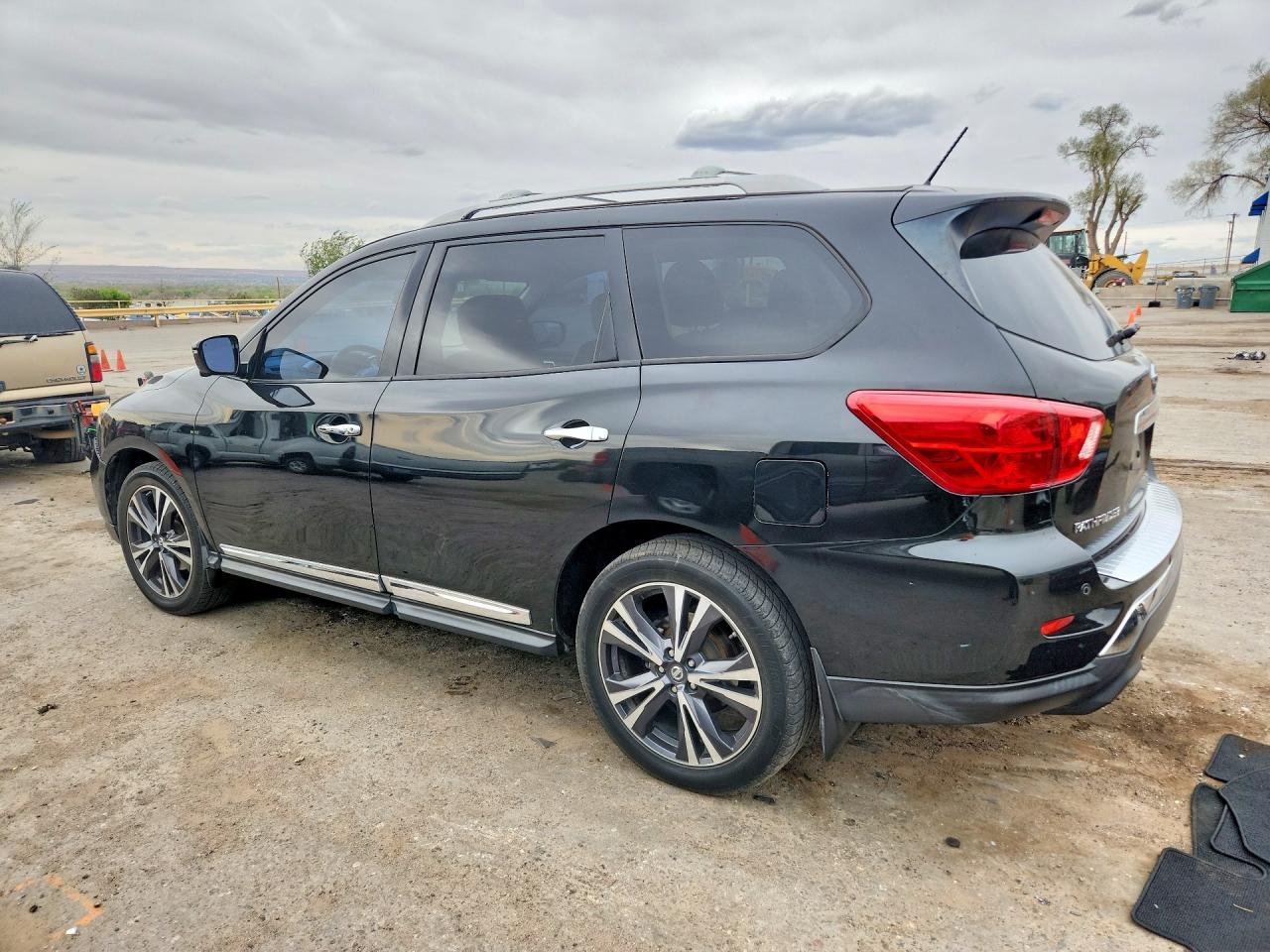 2017 NISSAN PATHFINDER