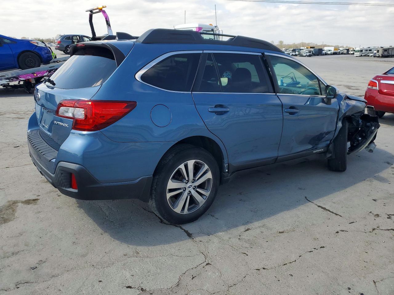 2018 SUBARU Outback