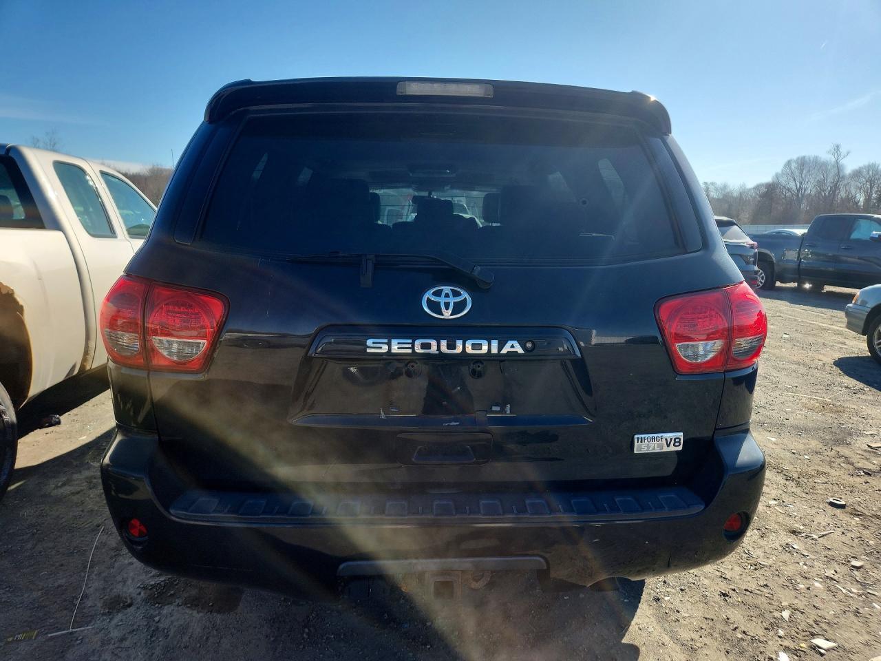 2013 TOYOTA Sequoia