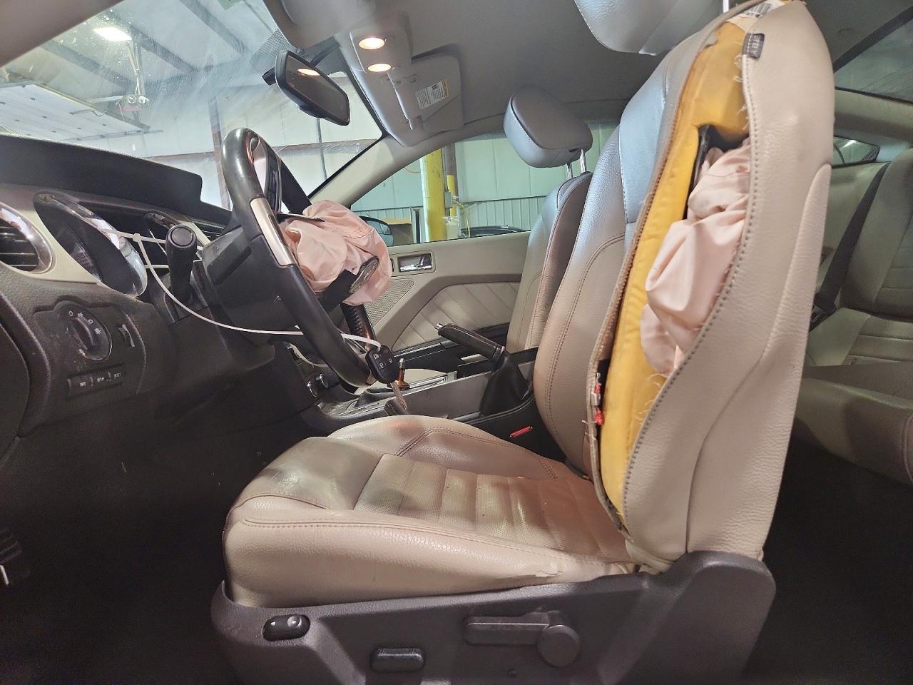2011 FORD MUSTANG