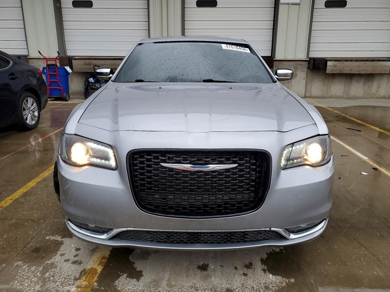 2016 CHRYSLER 300