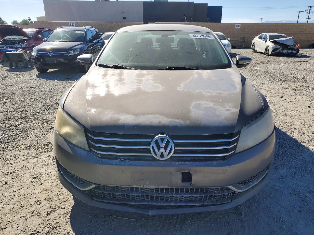 2012 VOLKSWAGEN Passat