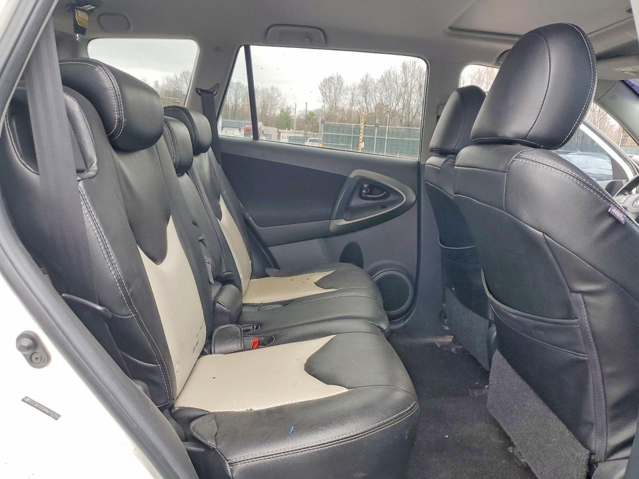 2011 TOYOTA RAV4