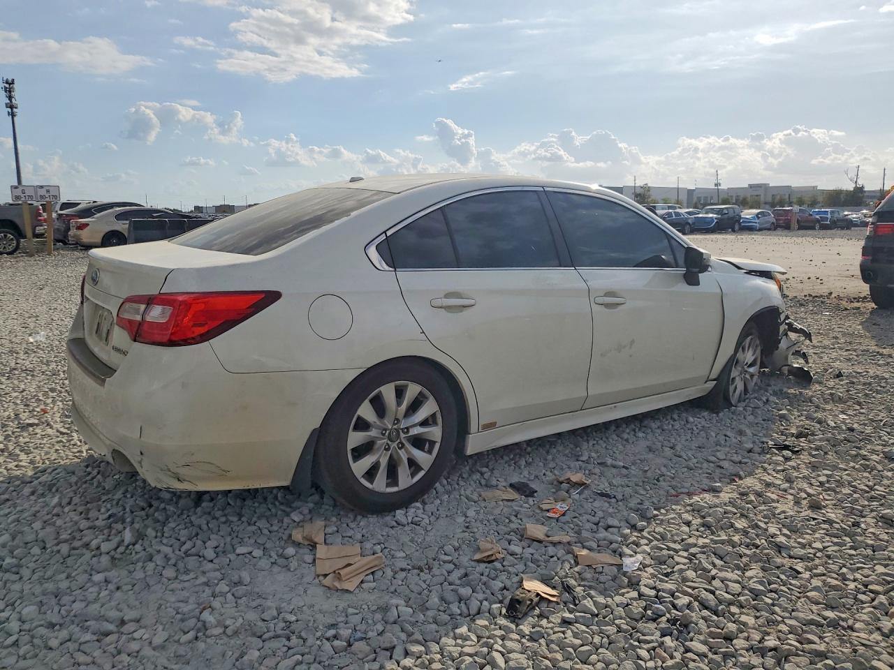 2015 SUBARU Legacy