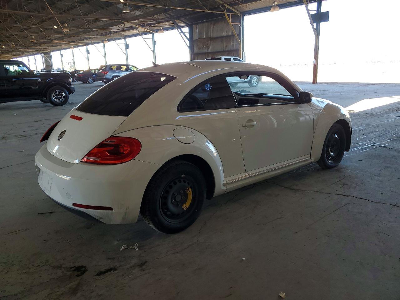 2012 VOLKSWAGEN Beetle