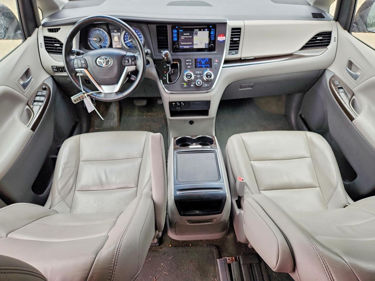 2015 TOYOTA SIENNA