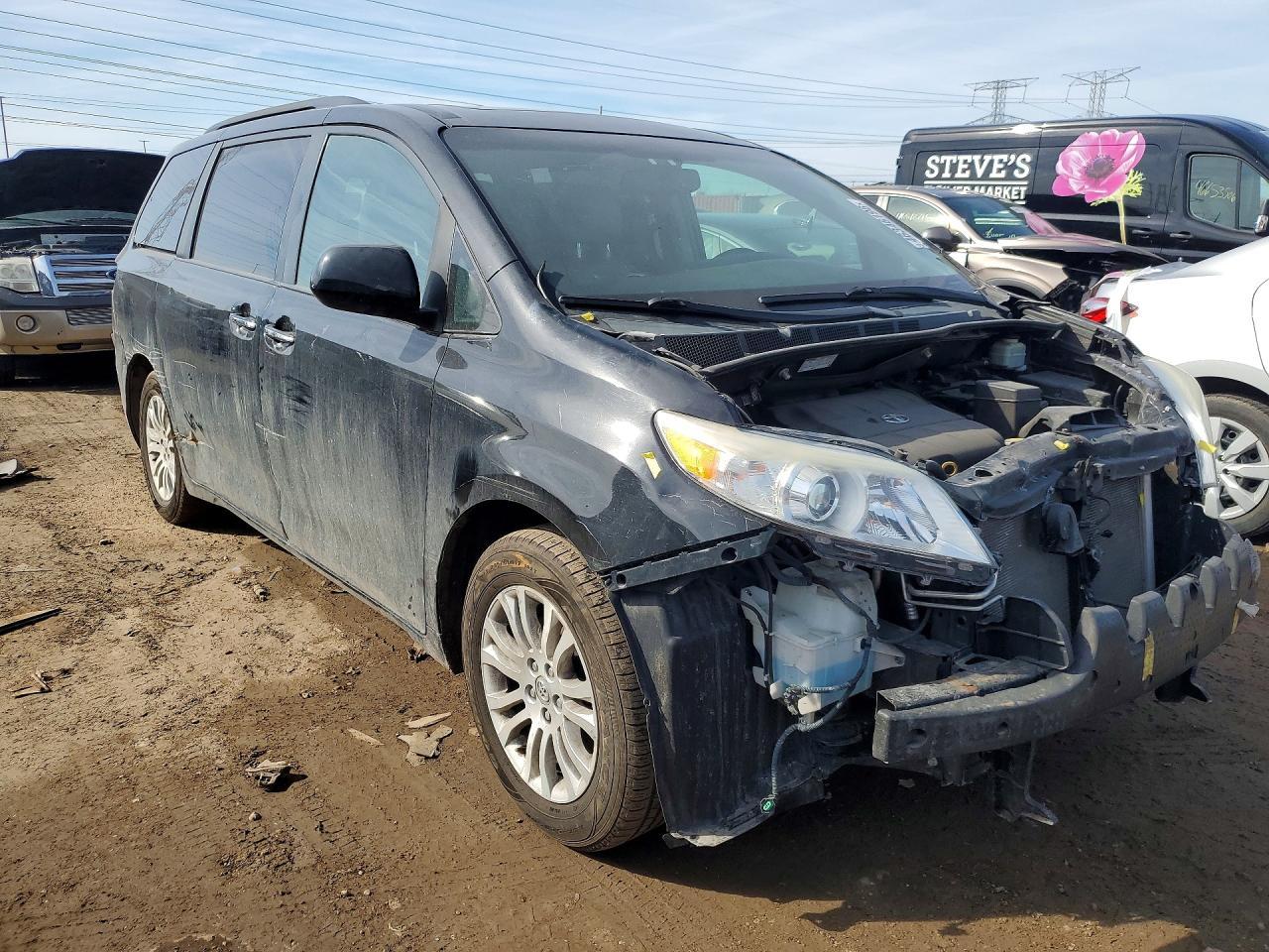 2016 TOYOTA SIENNA